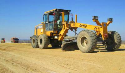 China New CIVL GR215 Motor Graders In Yellow White 7 tons Operating Weight yellow colour for sale