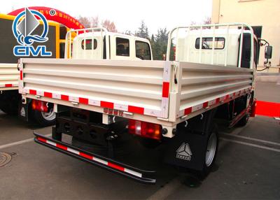 China Camiones comerciales de poca potencia/Mini Box Van Cargo Truck del durmiente de Sinotruk Howo 4X2 uno en venta