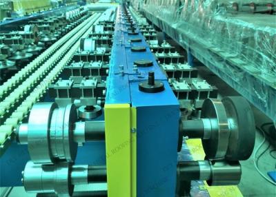 China PU PIR Automatic Sandwich Panel Equipment de la máquina de la techumbre del metal de 2000m m en venta