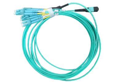China MTP MPO al cable con varios modos de funcionamiento del Fanout del desbloqueo del cordón de remiendo del LC OM3 OM4 en venta