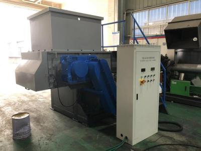 China Máquina plástica 1000 de la trituradora del diámetro para las botellas plásticas de las instalaciones de tuberías en venta