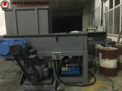 China Single Shaft Industrial Plastic Shredder Machine Rotary Blade V Shape Installation for sale