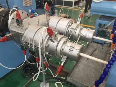 Cina Doppia linee di produzione d'infilatura elettrica del tubo del PVC diametro del tubo di 40mm - di 16 in vendita