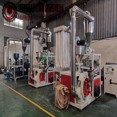 China 45KW 600 kG/H PVC Scrap Pulverizer Machine With Rotor Blades à venda