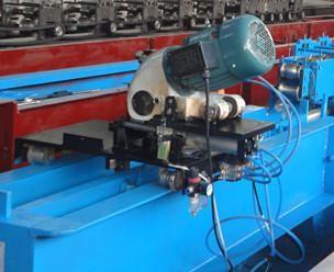 China Gearbox Transmission PU Foam Shutter Door Roll Forming Machines With Saw Cutting for sale