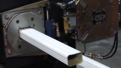 China Rollo del tubo de la bajada de aguas del cuadrado de la impulsión de cadena que forma la tecnología avanzada de alta velocidad 6-12m/min del equipo en venta