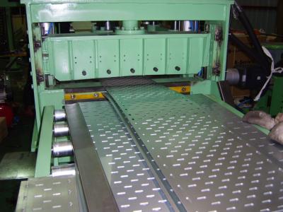 China Touch Screen PLC Control Cable Tray Machine 20 Roller Stations Roll Forming Machinery for sale