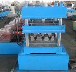 China High Speed Galvanized Steel Guardrail Roll Forming Machine 380V 7.5Kw Hydraulic Color Customized for sale