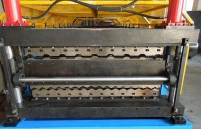 China Rollo de acero del metal que forma la fabricación acanalada de la hoja del panel y de la teja de la máquina en venta