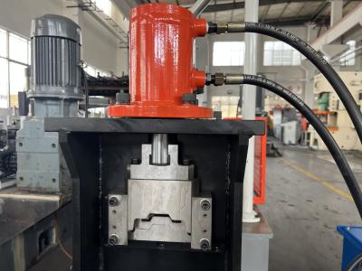 中国 0.4 - 機械を形作る1.2mmオメガ セクション ロールは鋼鉄Cr12ローラーに電流を通した 販売のため
