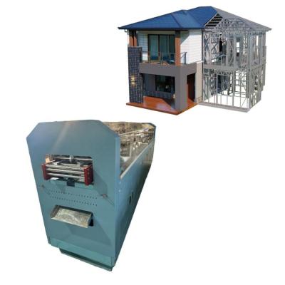 China 0.6-1.2 mm de espesor de acero forjado en frío de calibre ligero de acero marco (LGSF) máquina de formación de rollos para la construcción de viviendas en venta