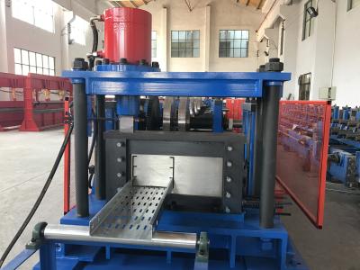 China Hochgeschwindigkeits-justierbares Metall Widith galvanisierte die Stahlkabel-Behälterrolle, die Maschine mit lochenden Löchern bildet zu verkaufen