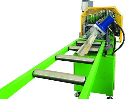 China Galvanized Steel Roof Batten Cold Roll Forming Machine with Hydraulic Cutting for sale