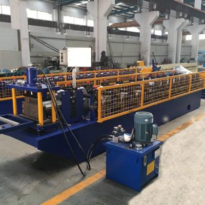 Chine machine de tuyau de descente d'eaux ménagères de gouttière de 10m Min Galvanized Steel Rain Catcher à vendre