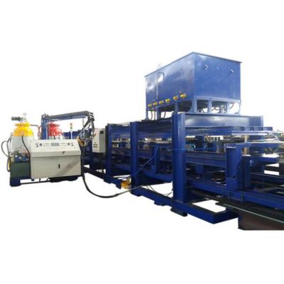 China 0.4-0.8 Mm Colored Steel 6meters / Min Pur Sandwich Panel Roll Forming Machine Production Line for sale
