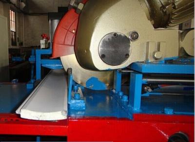 China Hoge snelheid 0.270.4mm de Deurbroodje die van de Aluminiumpu Rolling shutter Machine met het Vliegen Zaagknipsel vormen Te koop