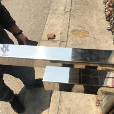 China Welded 304L Stainless Steel Square Pipe 1mm Thickness 600G Polished for sale