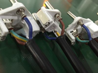 중국 기계 전기 마개 자동 케이블 주름을 잡는 기계를 만드는 3개의 Pin 전원 판매용
