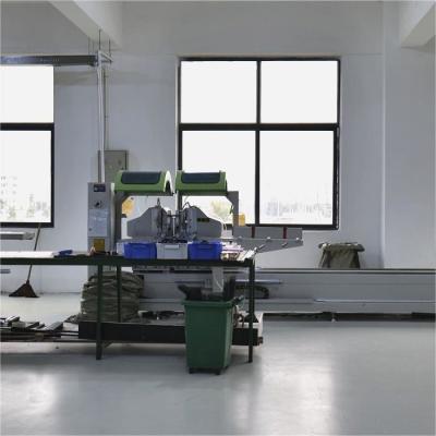 China Rolo da máquina da porta do obturador do rolo de Hennesa que forma a máquina para a fabricação da porta do obturador à venda