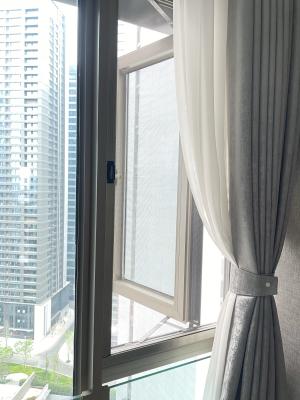 Китай Алюминиевая дверь с защитной сеткой окна экрана ролика окна окна поворота наклона Windows алюминиевая Retractable продается