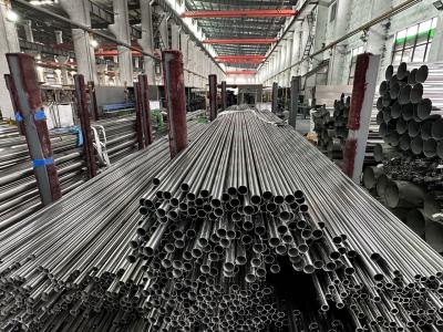 China tubulação decorativa de aço inoxidável dos VAGABUNDOS A269 de 2500mm gás natural de 4 polegadas à venda