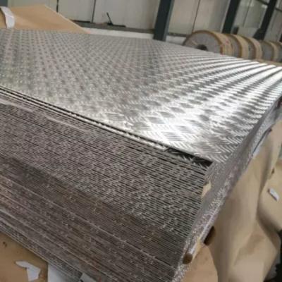 China Vlakke het Aluminiumplaat 80mm van ASTM Legering In reliëf gemaakte Borstel voor Ruimte Te koop