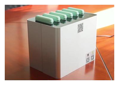 China Neuer Batterie-Entwurfs-Handy-Ladestation, Anteil-Energie-Bank-Station mit 6 Schlitzen für die 6 Energie-Bank zu verkaufen