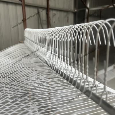 Chine 40cm 2.3mm Dry Cleaner Hangers à fil de fer bon marché prix blanc en poudre revêtu à vendre