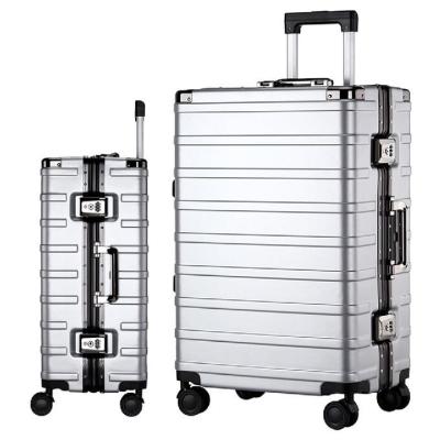 China Custom Trolley Suitcase Universal 4 Wheel Suitcases Carry On Luggage for sale
