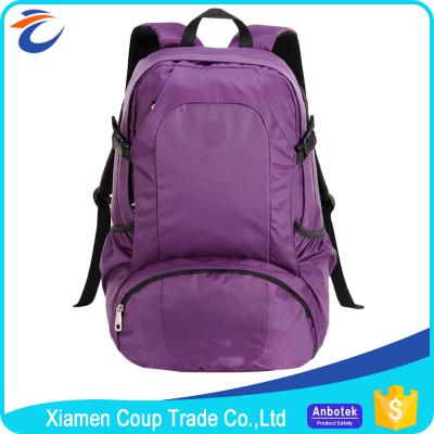 中国 カスタマイズされた色のナイロン スポーツ袋、女性のための軽い旅行バックパック 販売のため