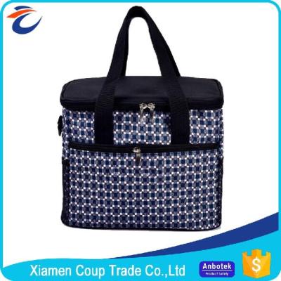 China Custom Picnic Lunch Insulated Cooler Bags Oxford Material Larger Capacity for sale
