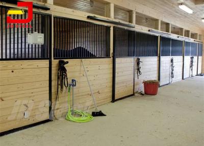 China Customized Size Bamboo Panels Horse Stable Equipment With Sliding Door for sale