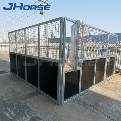 China Mobile Horse Stable Box HDPE Plastic Temporary Easy To Install With Roof for sale