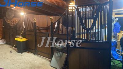 China Customized European Style Horse Stalls Horse Stable Farm With Powder Coated for sale