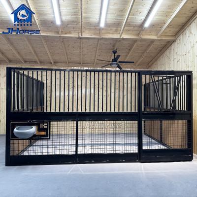China Hinged Door Portable Stall Panels Welded Wire Mesh Frame for sale