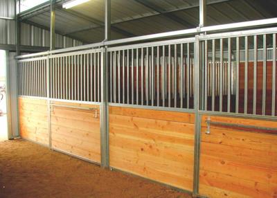 China Hot Dip Galvanized Horse Stalls , Metal Horse Stalls With Riding Barn Accessories for sale