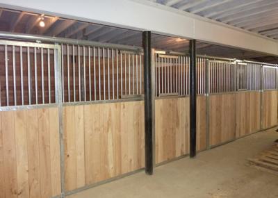 China 10x10m / 12x12m Steel Horse Stalls , Open Equine Stall Fronts With Wooden Kits for sale