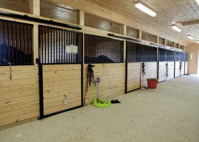 China Modern Single Horse Stall Panels Strong Bamboo Board / Plank Construction for sale