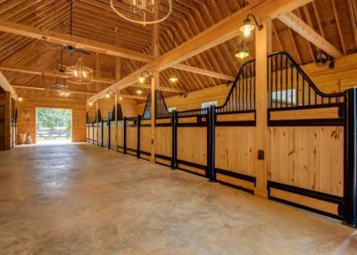 China Black Matt Prefab Horse Stable , Movable Horse Stalls With Barn Windows for sale