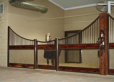 China Outdoor Plywood Board European Horse Stalls Stable Stall Fence Panel With Roof for sale