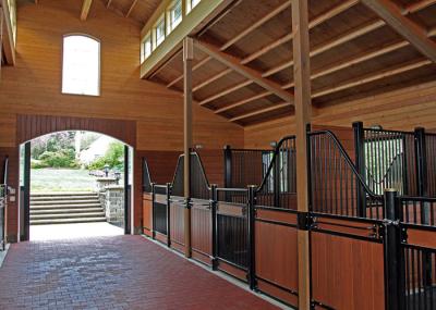 China Black Powder Coating Modular Horse Stalls , Bamboo Infill Premade Horse Stalls for sale