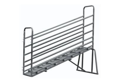 China Long Slope Cattle Loading Ramp Heavy Duty Steel Frame Construction for sale