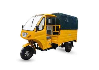 China Good Appearance Cargo Motor Tricycle 151 - 200cc Displacement With Steel Frame And Car Axle for sale