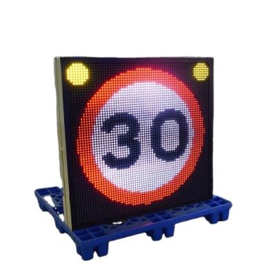 中国 制限速度VMS板メッセージ電子LEDの点滅の交通標識 販売のため