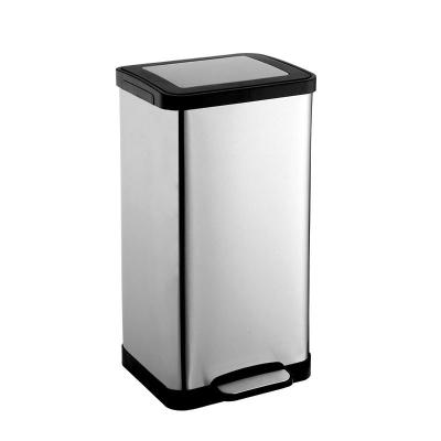 China Rose gold Rubbish Pedal Sanitary Bin For Car 4S Shop for sale