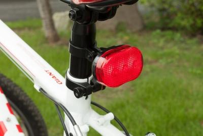 China Night Riding 4.5lm Rear Bike Brake Light 2xAAA Battery 36mm for sale