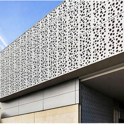 Chine revêtement en aluminium composite revêtement de mur de rideau perforé extérieur en matériau métallique façade du bâtiment à vendre