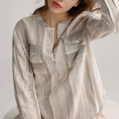 China Flojamente tops casuales de las señoras de lino del 55% alrededor de la camisa de manga larga rayada del cuello para mujer en venta