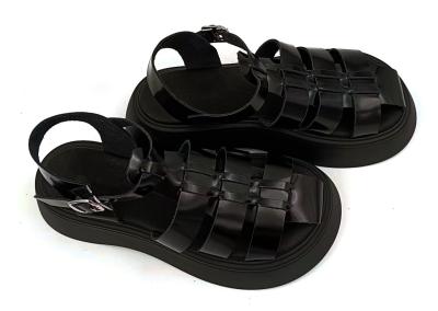 China Peso ligero zapatos de plataforma redonda para dedos de pie Material de suela exterior de caucho para mujer en venta
