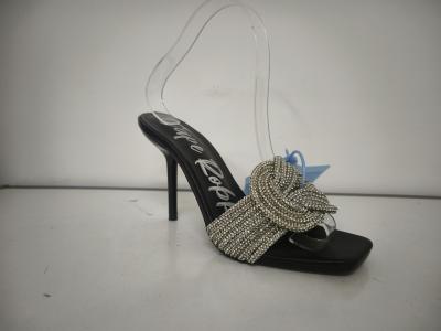 中国 4.5In High Heel Ladies Court Shoes With Slip On Closure Type Leather Upper Material 販売のため